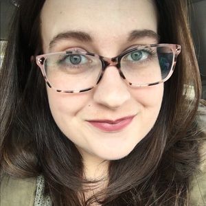 Meet your Posher, Chloe